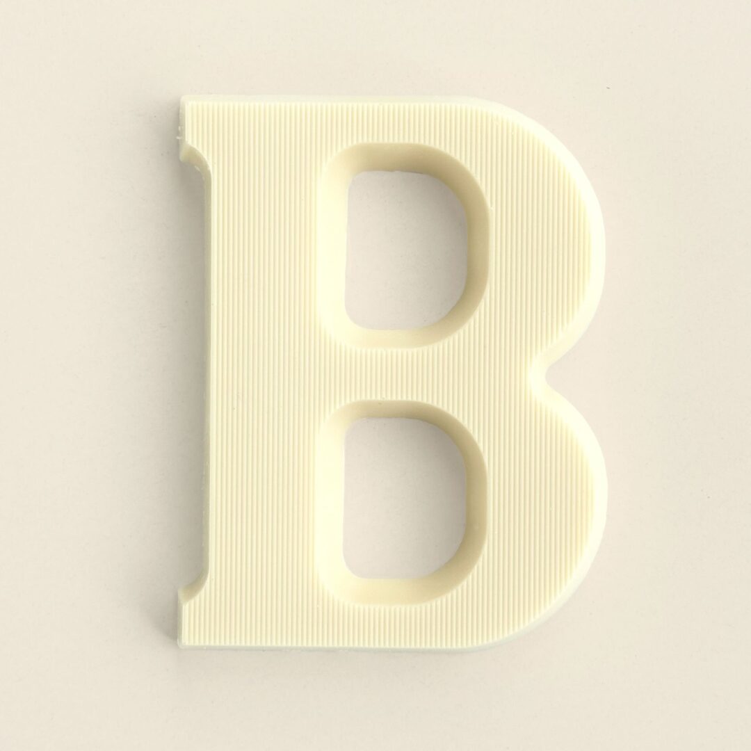 Schokoladenbuchstabe B Weiß